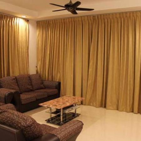 Crown Imperial Court Apartment คาเมรอนไฮแลนด์ ภายนอก รูปภาพ