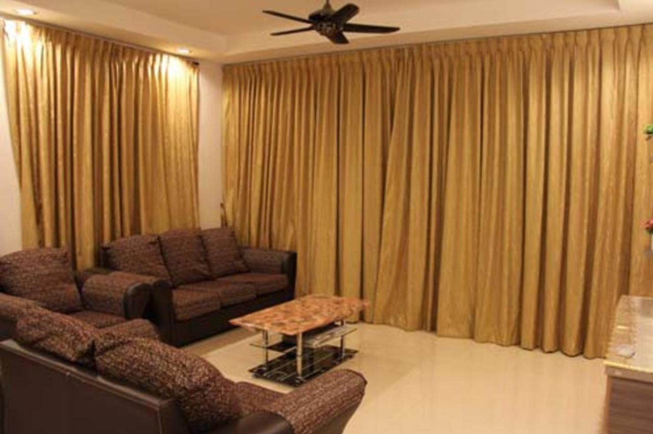 Crown Imperial Court Apartment คาเมรอนไฮแลนด์ ภายนอก รูปภาพ